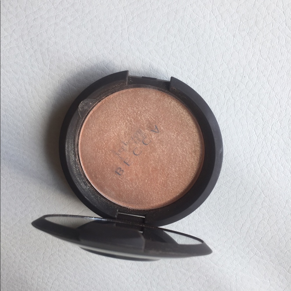Becca simmering skin perfector champagne pop